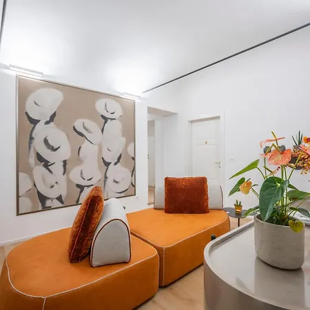 Гостевой дом Palazzo Garibaldi Luxury & 4*